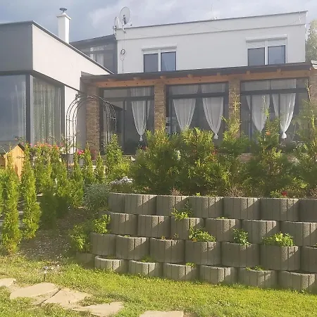 Apartman Navrchu Brezno Exterior photo