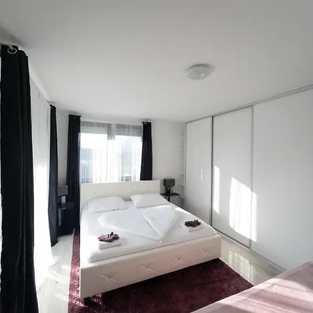 Apartman Navrchu Brezno Exterior photo